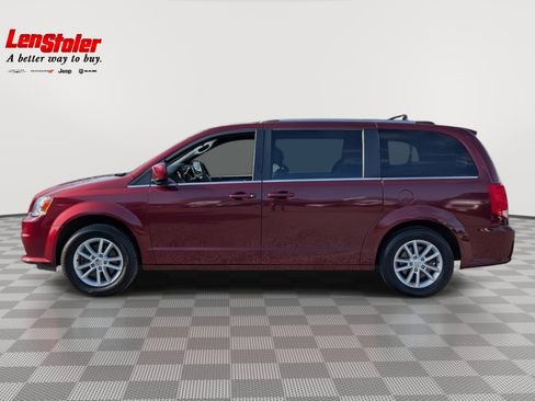 Used 2019 Dodge Grand Caravan SXT image 2