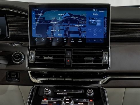 Used 2022 Lincoln Navigator Black Label image 25