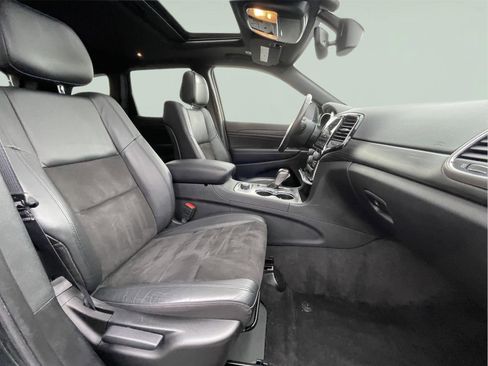 Used 2022 Jeep Grand Cherokee Laredo X image 22