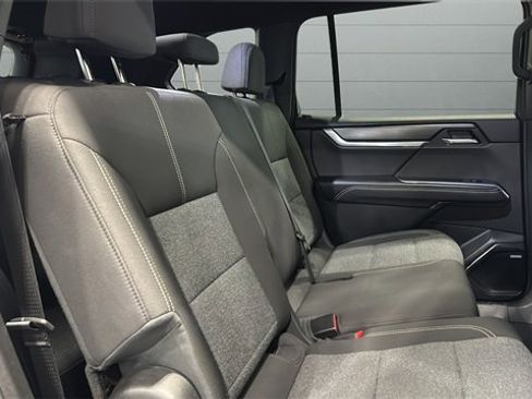 Used 2025 GMC Acadia Elevation image 30