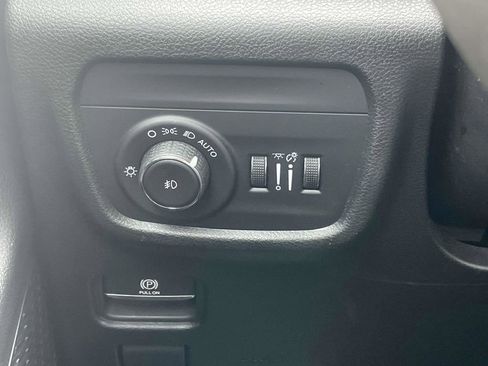 Used 2023 Jeep Grand Cherokee L Limited image 29