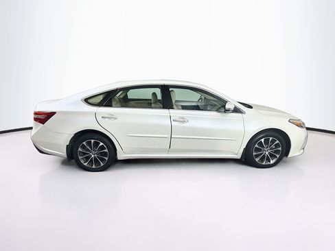 Used 2017 Toyota Avalon XLE Premium FWD image 10