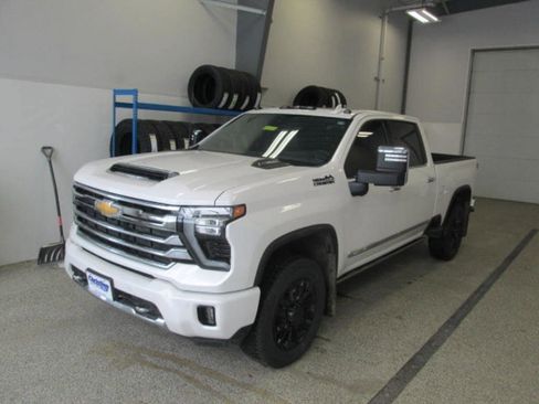Used 2024 Chevrolet Silverado 2500 High Country w/ High Country Premium Package image 1