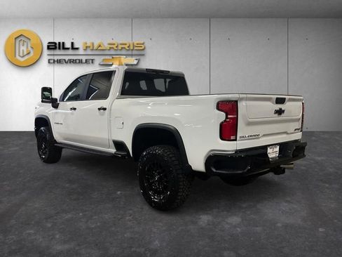 New 2026 Chevrolet Silverado 2500 ZR2 image 12