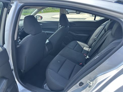 Used 2024 Nissan Altima 2.5 SV w/ SV Premium Package FWD image 28