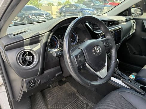 Used 2018 Toyota Corolla SE FWD image 7