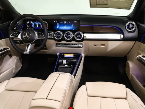 New 2026 Mercedes-Benz GLB 250 4MATIC image 8