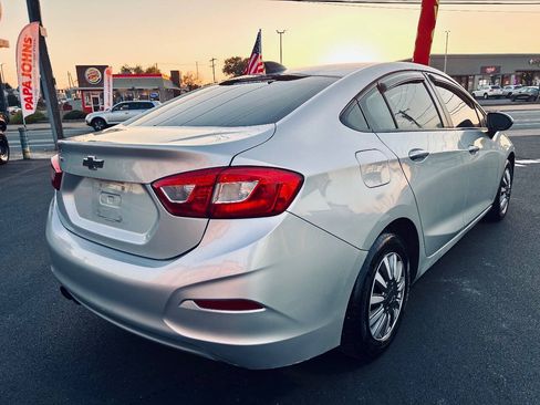 Used 2016 Chevrolet Cruze LS FWD image 7