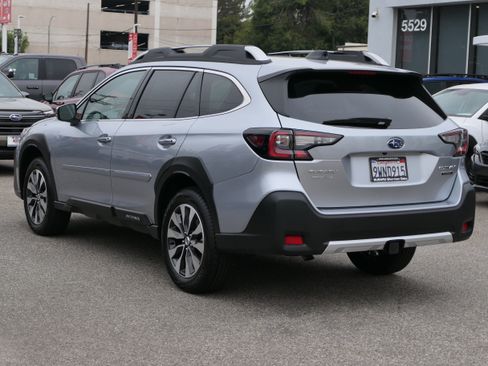 Certified 2025 Subaru Outback Touring AWD/4WD image 3
