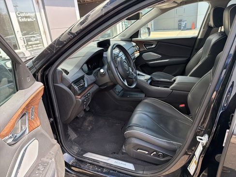 Used 2023 Acura RDX AWD w/ Advance Package image 3