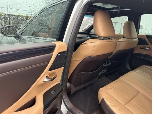 Used 2021 Lexus ES 300h w/ Accessory Package 2 image 11