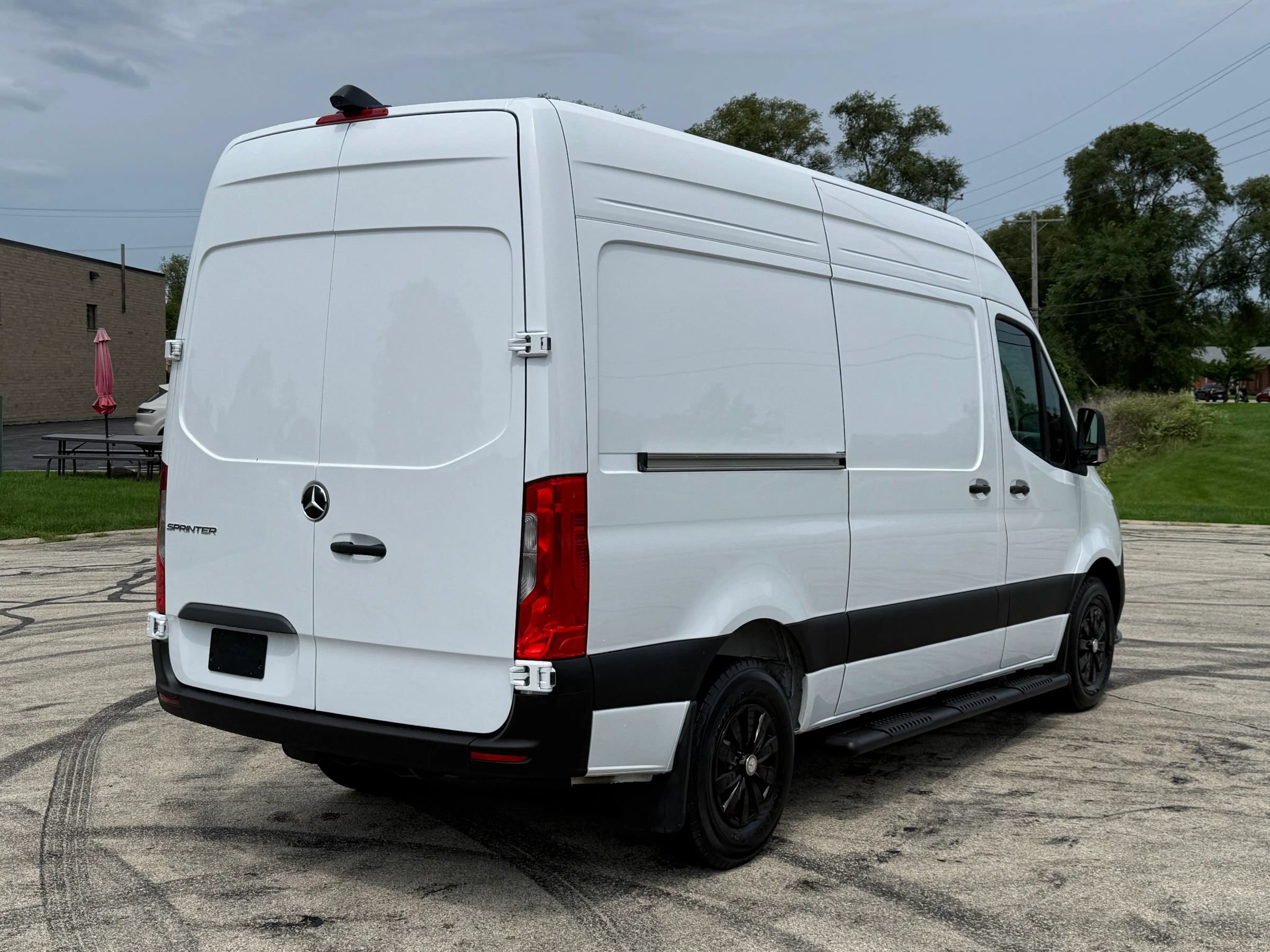 Used 2025 Mercedes-Benz Sprinter 2500 image 4