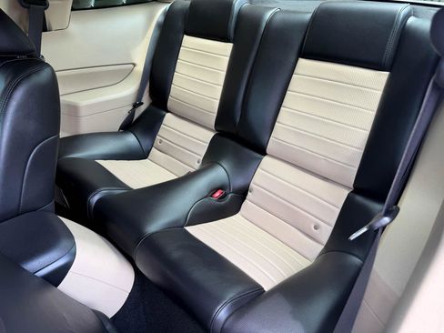 Used 2007 Ford Mustang GT RWD image 17