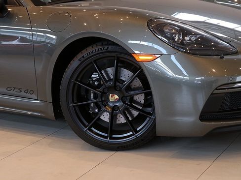 Used 2025 Porsche 718 Cayman GT4 image 9