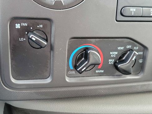 Used 2017 Ford E-350 and Econoline 350 Super Duty w/ Power Windows & Locks Group image 14