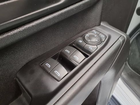 Used 2022 Chevrolet Silverado 2500 Custom w/ Custom Value Package AWD/4WD image 4