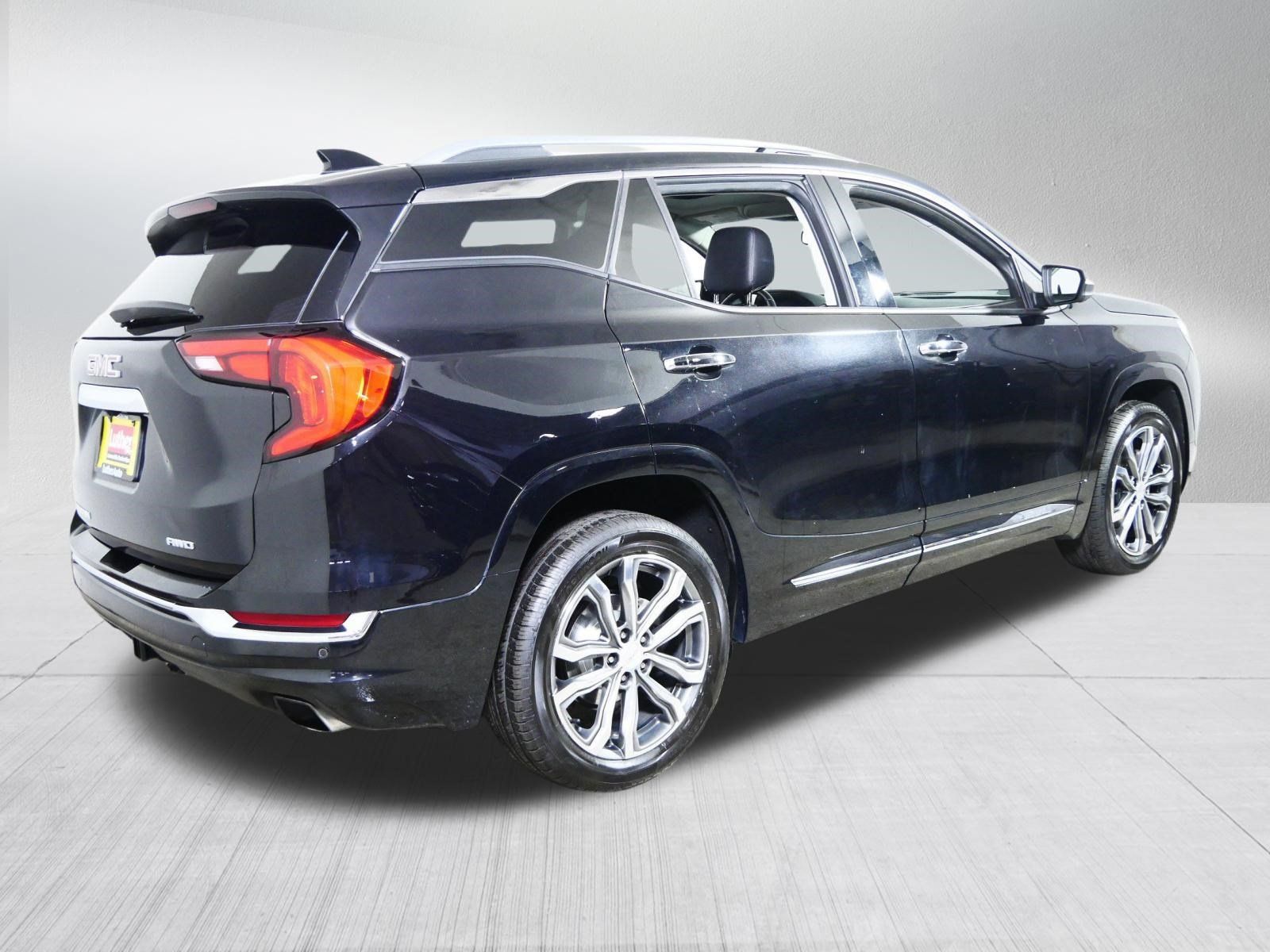 Used 2019 GMC Terrain Denali w/ GMC Pro Grade Package AWD/4WD image 7