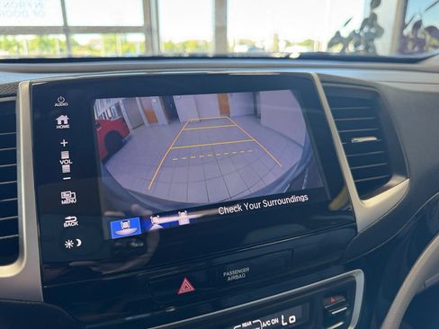 Used 2017 Honda Pilot Touring image 29