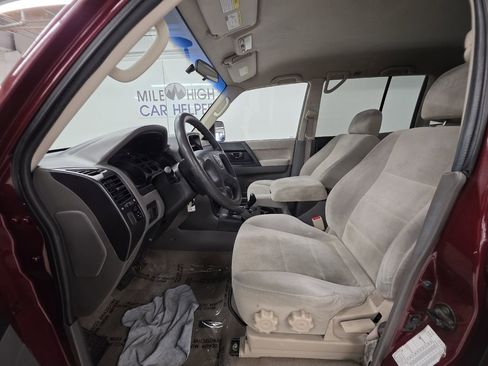 Used 2002 Mitsubishi Montero XLS AWD/4WD image 7