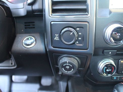 Used 2018 Ford F150 Lariat w/ Equipment Group 502A Luxury AWD/4WD image 42