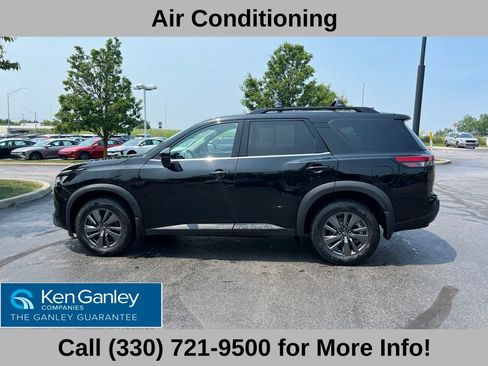 Used 2022 Nissan Pathfinder SV AWD/4WD image 15