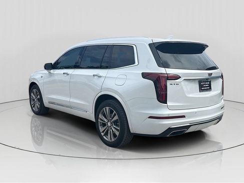 Used 2022 Cadillac XT6 Premium Luxury FWD image 5