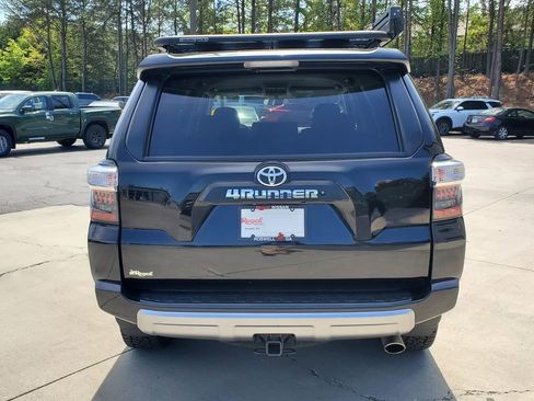 Used 2018 Toyota 4Runner TRD Off-Road image 5