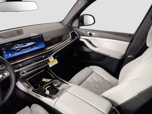 New 2026 BMW X5 xDrive40i w/ Climate Comfort Package image 23