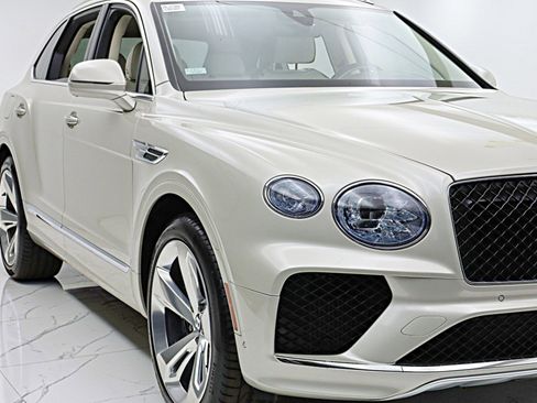 Used 2024 Bentley Bentayga Hybrid V6/LEASE OPTIONS AVAILA image 24