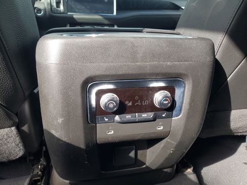 Used 2023 GMC Yukon XL Denali image 23