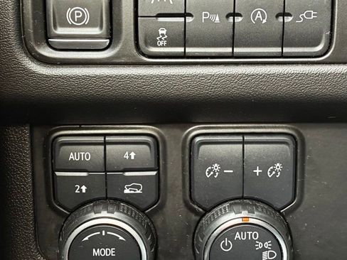 Used 2022 Chevrolet Tahoe LS AWD/4WD image 17