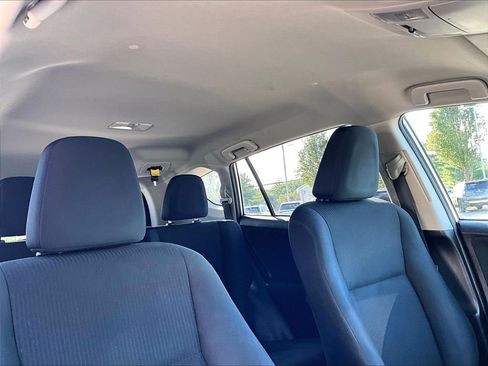 Used 2017 Toyota RAV4 LE w/ Carpet Mat Package AWD/4WD image 22