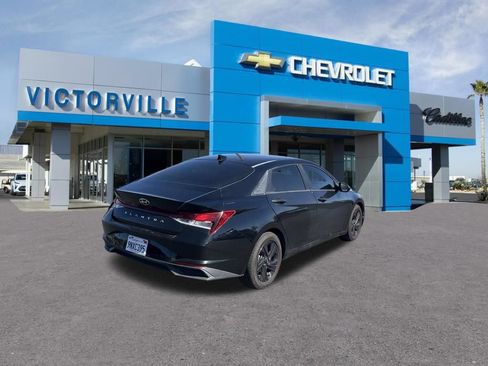Used 2021 Hyundai Elantra SEL w/ Convenience Package FWD image 6