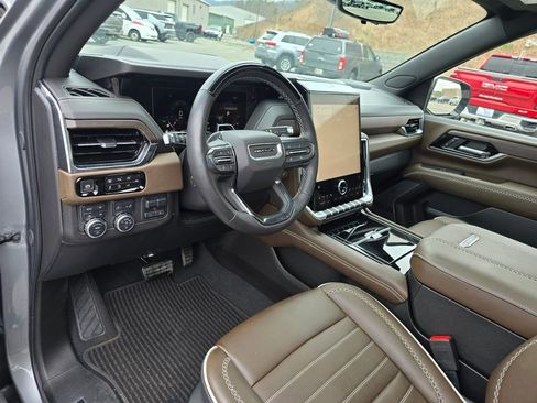 Certified 2025 GMC Yukon Denali Ultimate image 26