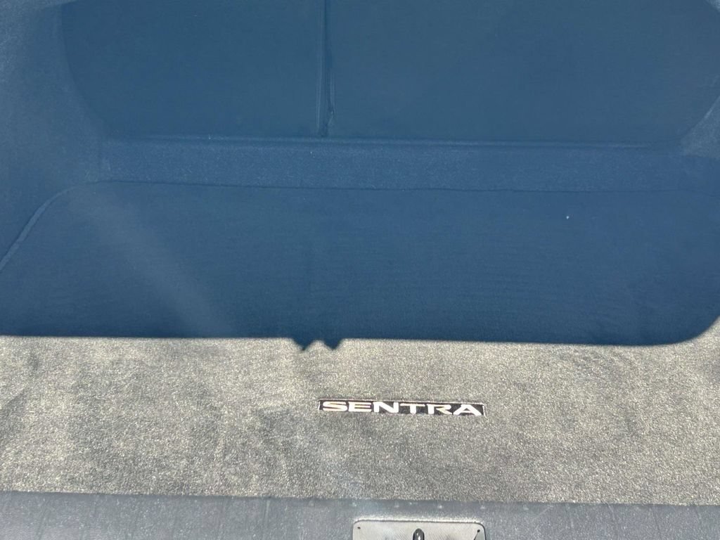 Used 2025 Nissan Sentra SR FWD image 16