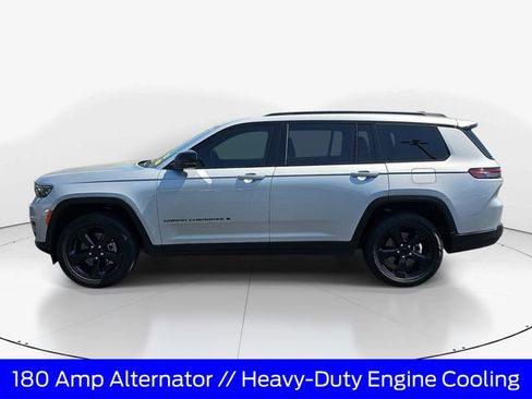 Used 2024 Jeep Grand Cherokee L Altitude image 8