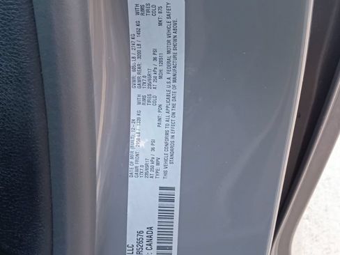 Used 2025 Chrysler Pacifica Select FWD image 3