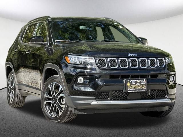 Used 2023 Jeep Compass Limited AWD/4WD image 2