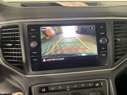 Used 2021 Volkswagen Atlas SE FWD image 25