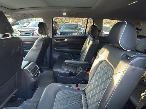 Used 2024 Volkswagen Atlas SEL Premium R-Line AWD/4WD image 28