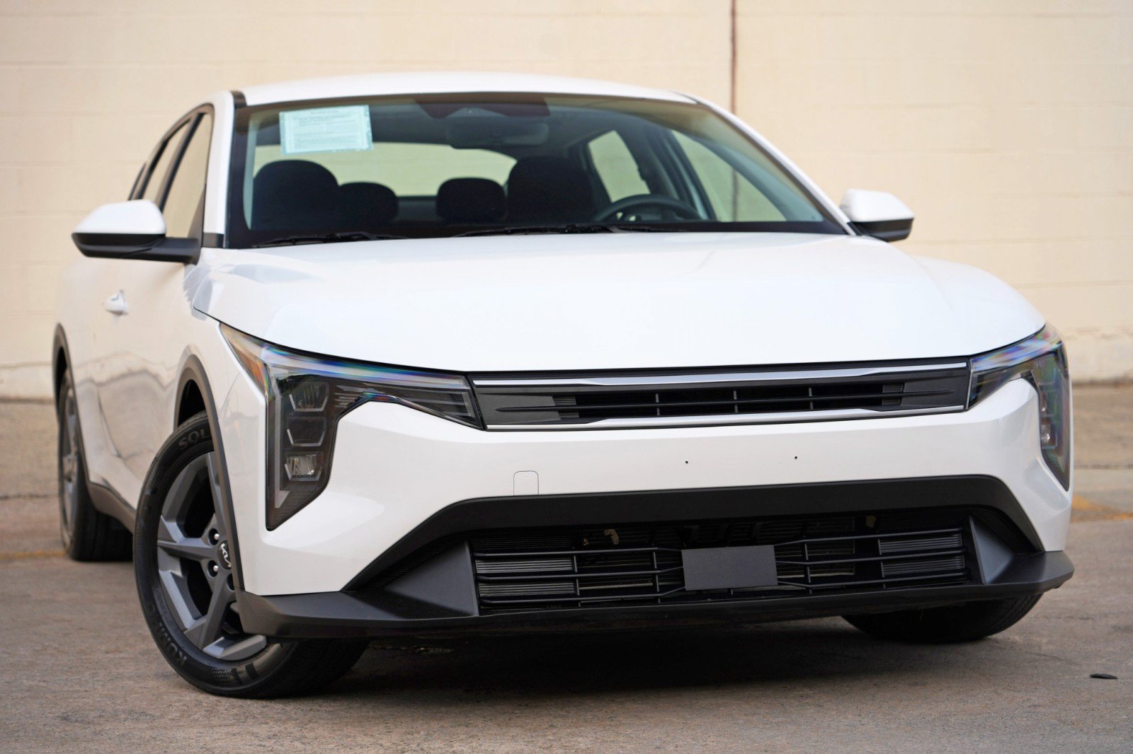 Used 2025 Kia K4 FWD image 2