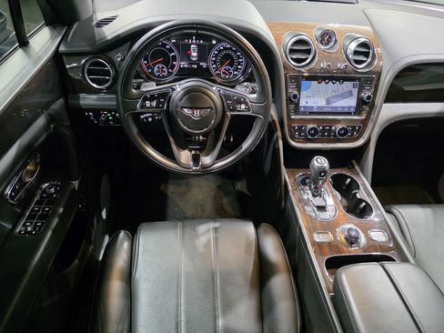Used 2019 Bentley Bentayga image 10