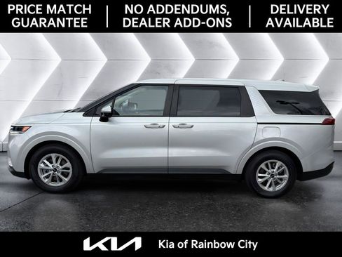 Used 2022 Kia Carnival LX image 7