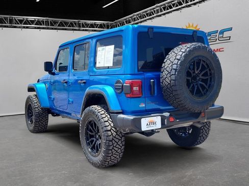 Used 2025 Jeep Wrangler Unlimited Sahara w/ Technology Group AWD/4WD image 7