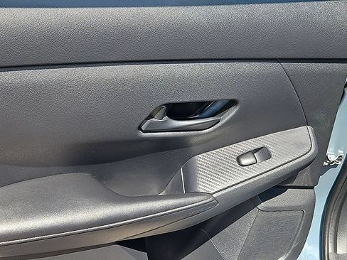 Used 2024 Nissan Sentra SV FWD image 16
