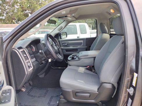 Used 2017 RAM 1500 Express image 17