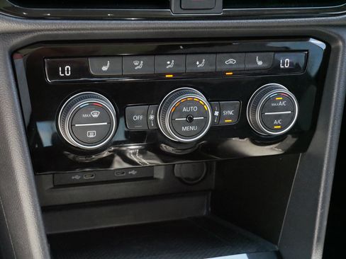 Certified 2023 Volkswagen Taos SEL AWD/4WD image 23