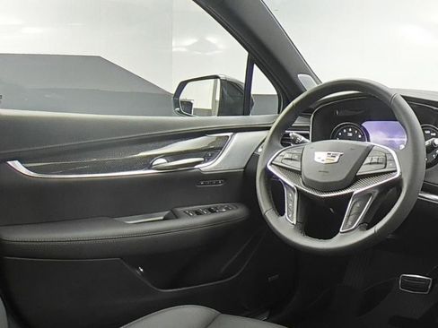 New 2025 Cadillac XT5 Sportv w/ Technology Package image 9