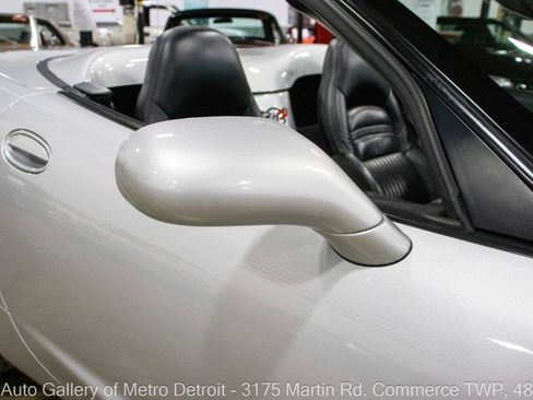 Used 2002 Chevrolet Corvette Convertible w/ Preferred Equipment Group2 RWD image 32
