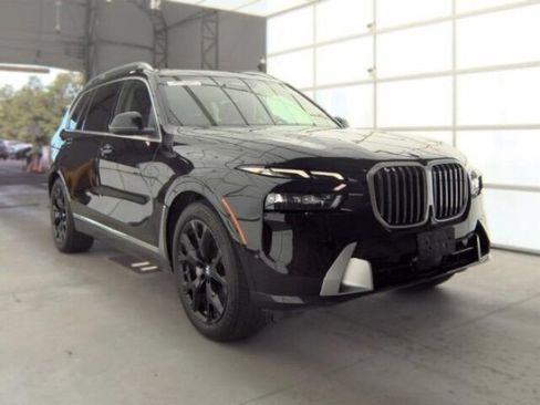 Used 2024 BMW X7 xDrive40i w/ Executive Package AWD/4WD image 4